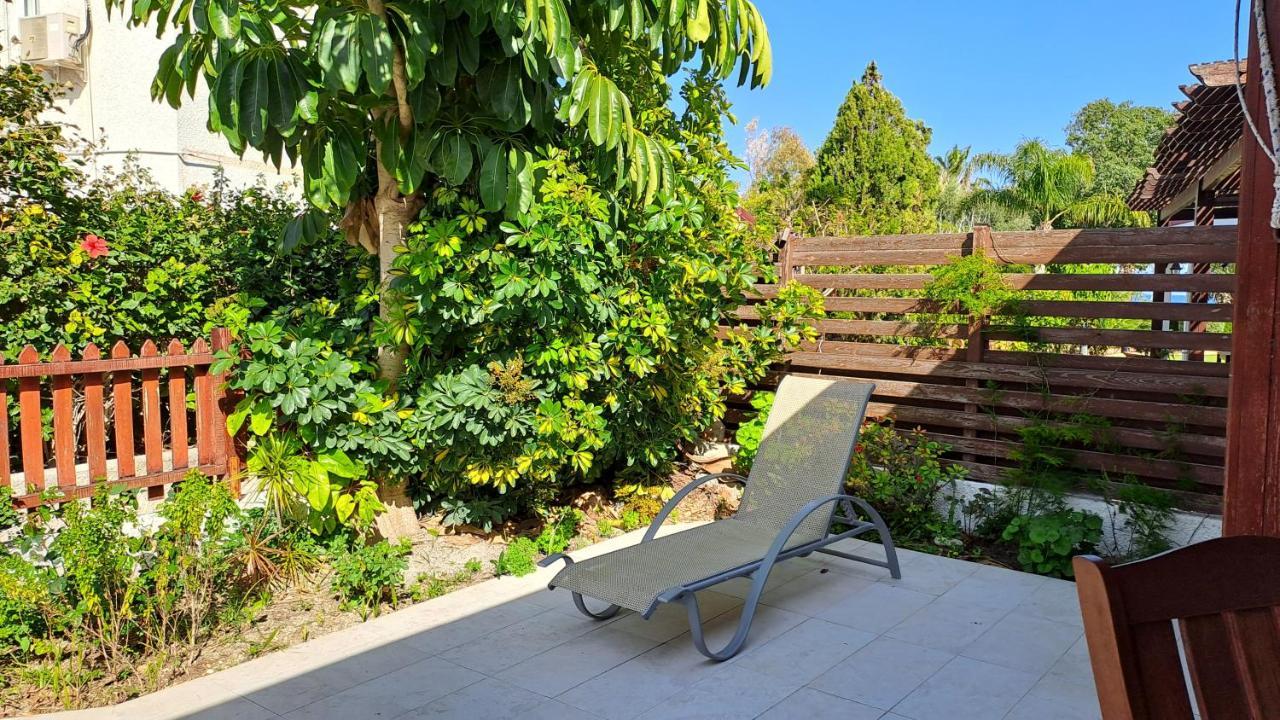 Relaxing Seaside Manors Apartment Larnaca Exterior photo