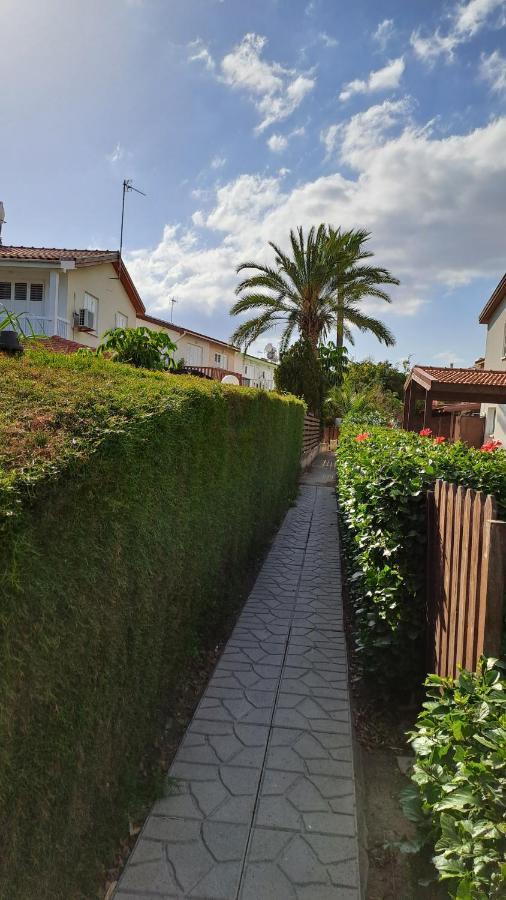Relaxing Seaside Manors Apartment Larnaca Exterior photo